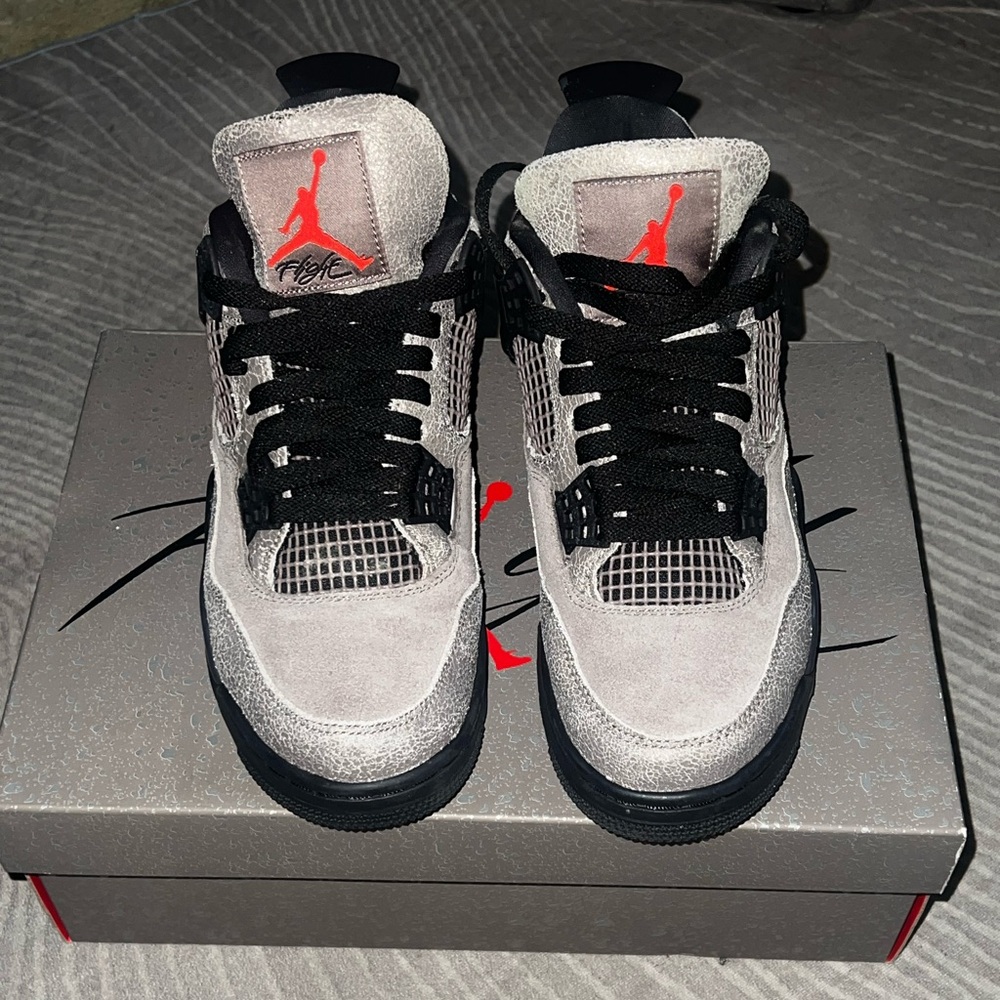 Jordan Retro 4 “Taupe Haze”